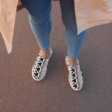 Women’s slip-on canvas shoes